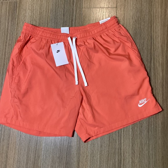 Nike Mens Standard Fit Mid Thigh Length Coral Training Shorts. Size L - NWT - Picture 1 of 11